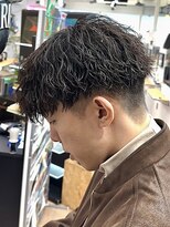 ヒビヲ(HIBIO) ツイストスパイラルフェザーパーマサーブカールニュアンスパーマ