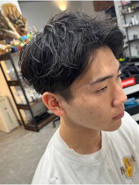 フゥ 宇都宮(FeU) 波巻きパーマメンズパーマメンズヘアツーブロックツイストパーマ