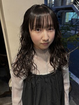 エヴリンアンドペイジ(Evelyn&paige) ロングパーマ/くるからパーマ【神戸元町/水原】