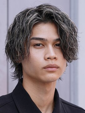 フィフス(fifth) 原宿ハイライトカラー縦落ちツイストスパイラルパーマウルフ