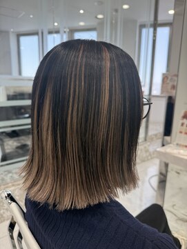 黒×ベージュアンブレラカラー