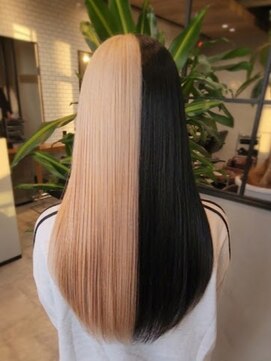 アヴァロンテ アットウィルヘアー(A VOLONTE at will hair) 究極のコントラスト！スプリットカラー×超ロングヘア