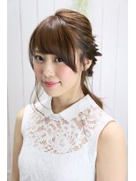 ロエナ(ROENA)&nbsp;小顔カットひし形シルエットくすみカラー濡れ髪切りっぱなし