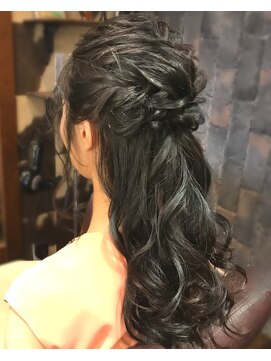 ヘアー クリエイト カルバリ(HAIR CREATE Calbari) ハーフアップ