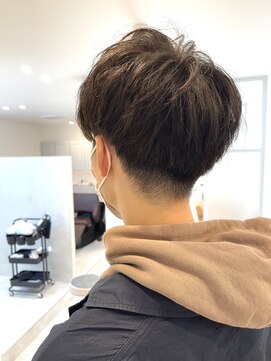 ロミーオム 本厚木(ROMMY. Homme) マフラーもしやすいナチュラル刈り上げスタイル