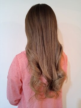 ツムグ 代官山 中目黒(TUMUGU) 大人かわいいヘアヘルシースタイル脱白髪染めグレーベージュ