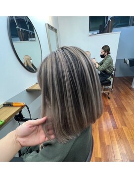 スキル 水戸(SKILL) シャドウルーツバレイヤージュ 髪質改善