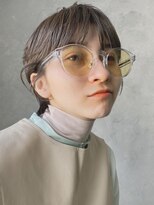 ソイリウム 下北沢(soi rium)&nbsp;ブリーチなしの透明感グレージュ　耳掛けショート