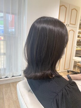 ネオリーブ チロル 横浜西口店(Neolive CiroL.) アッシュグレージュ 暗髪カラー 透明感カラー 横浜