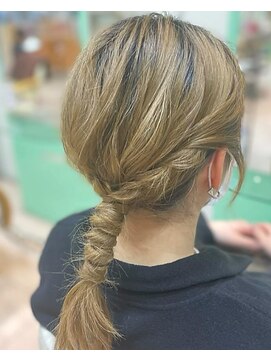 ラピッシュ 二和向台店 ルーズな一つ結びアレンジ☆