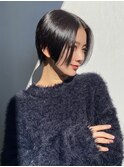 丸みショート前下がりセンターパートハンサムくびれショート