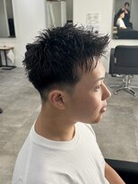 ヒュイル バイ ニアウ(Hwyl by Niau)&nbsp;メンズカットスパイキーショート刈り上げフェードショートカット