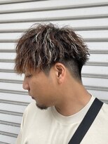 ライズ 綾瀬店(RISE)&nbsp;ハイライトの筋感が動きを強調！ツイストスパイラルパーマ！