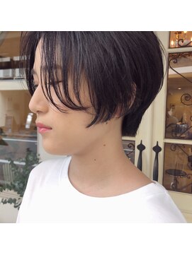 マウロア(MAULOA) "黒髪×束感×ショート" ayumi