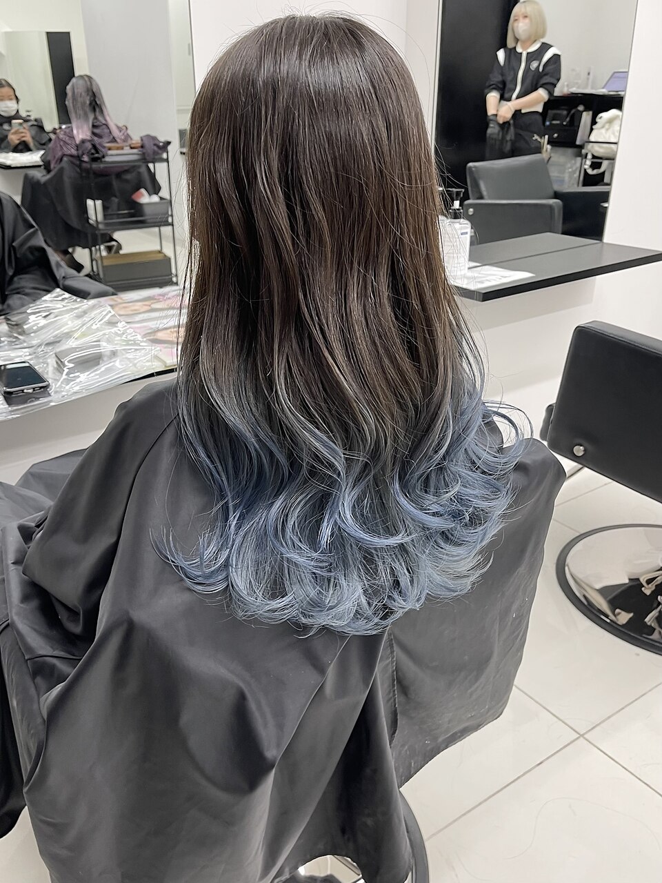 ライトブルーグラデーションカラー：L176619202｜アライブ