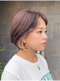 フレーミングカラーデザインのフレンチボブ