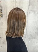 白髪ぼかし表面ハイライトボブ