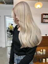 リヴ ウメダ(LIV umeda)&nbsp;ホワイトブロンド/ハイトーン/トリプルカラー【梅田】