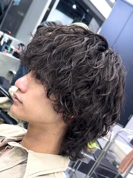 レタッチ バイ フィフス 天神大名(RETOUCH by fifth) 天神大名波巻きパーマメンズカットラウンドマッシュ30代