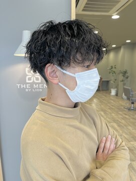 ザメンバイリオス(THE MEN. BY LIOS) 波巻きパーマ