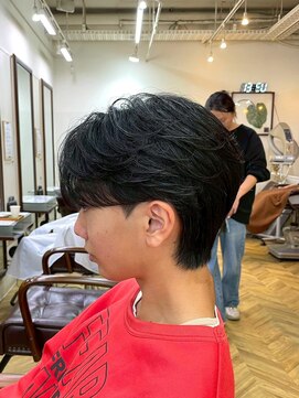 レボルトヘアー(R EVOLUT hair) MEN’S HAIR/サーフカール/刈り上げセンターパート/柏駅