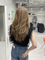 ギア(GEAR.)&nbsp;海外風レイヤーカット×海外風ハイライト【三宮】