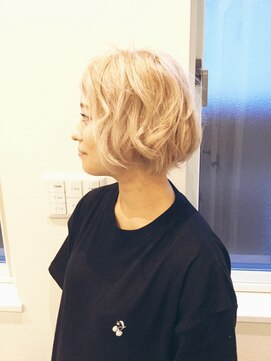 ヘア ラボ トアル(hair labo toaru) ロシア人みたいなシルバーブリーチ