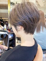 アンド ストーリーズ(&STORIES)&nbsp;30代40代におすすめショートボブアッシュブラウンネオウルフ