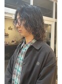 センターパートミディアムツイストスパイラルパーマ