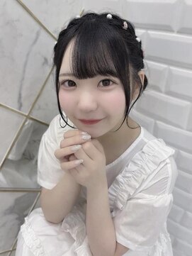 リルミー(Lilme) ミディさんの編み込みツインお団子＊まゆ