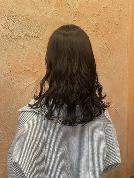 ミリュウ(Milieu) コテ巻きヘアアレンジ