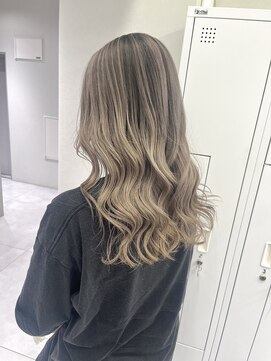 ルイス 喜連瓜破(Luis) バレイヤージュ