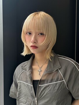 ノイ(noi) 顔周りレイヤーカットくびれヘアミルクティーベージュカラー