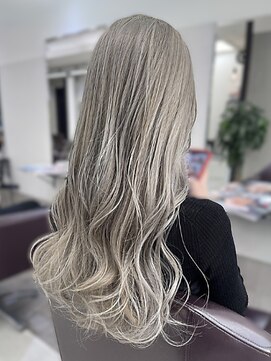 ジゼル 博多筑紫口店(GiseL) ホワイトグレージュ