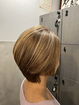 ニマルニーニー バイ ヤスオカ(2022 BY YASUOKA)の写真/【瞬間美より継続美】厳選したこだわりの商材を取り揃えております。本物志向の大人女性におすすめ＊