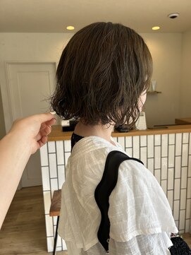 アンレッグス(ann LEGS) ベージュカラー×ボブパーマ