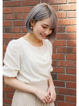 フルショウ 小牧(FURUSHO) ホワイトシルバー/ナチュラルモテボブ/小顔見せ内巻きボブ/