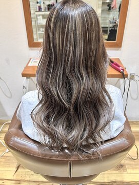 ピスタ(PiSTA) 黒髪カタログ/クラゲヘアー/オリーブグレー/千葉駅