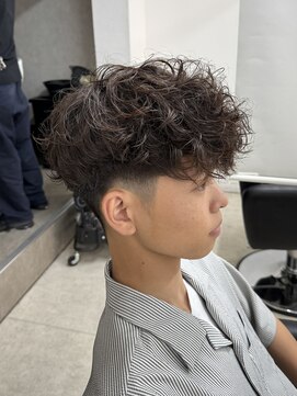 ジレス(Jiles) 【スペインカール】【外国人風パーマ】【メンズパーマ】