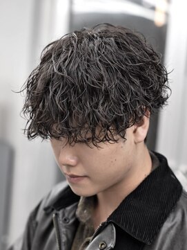 オーバル ジングウマエ(OVARL jingumae) シャドウパーマツイストスパイラルフェザーパーマ