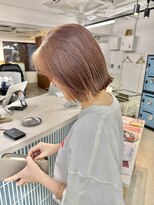 ヒビヲ 天神警固(HIBIO) ショートボブ切りっぱなしボブタッセルボブブリーチダブルカラー