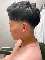 ディスイズバーバーフォース(THIS IS BARBER 4th)&nbsp;メンズパーマ ツイスパ ツーブロック 黒髪ショート 20代