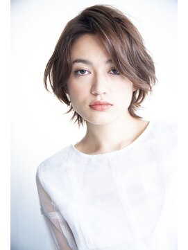 ビューティーアンドケアカロン(Beauty and Care CALON) 【センシュアルな光が誘う】フェミニティベージュで可憐な美しさ