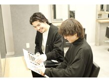 どのメニューを選べばよいか悩んでいます。[横浜駅/メンズ/ツイストスパイラルパーマ/波巻きパーマ/韓国]