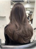 イヤリングカラーレイヤーカットツヤ髪グレージュブルージュ