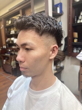 ブロートーキョー(BroTokyo) MEN'Sツーブロックミドルフェードゆるふわパーマ