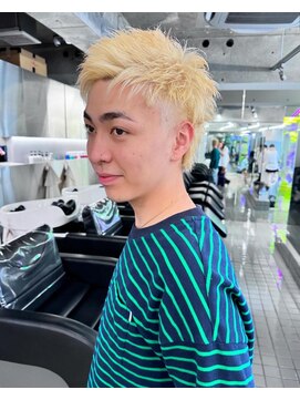 レコ 渋谷(LECO) 抜きっぱなしハイトーンベリーショートヘア