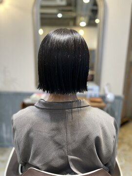 ヘアーサロン キー(Hair salon key) ミニボブ×ブルーブラック