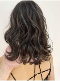 ☆grow 渋谷☆ハイライトで立体感！外ハネふわミディ