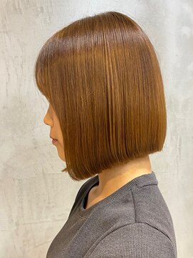 エリマ 横浜西口(elima) 前下がりぱつっとボブブリーチなしダブルカラーベージュ
